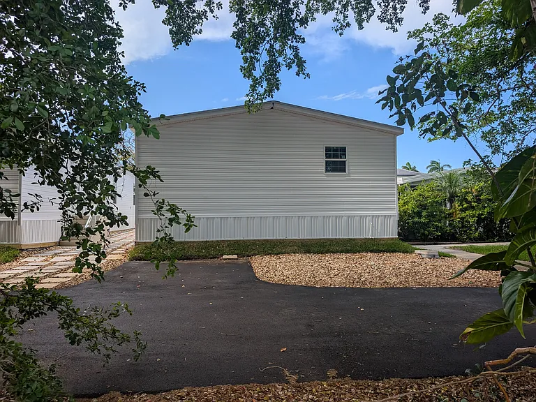 3051 SW 50th St — Photo 31