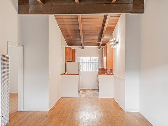5th image of 823 Pacific St #4
