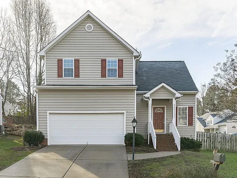 2404 Horizon Hike Ct — Photo 1