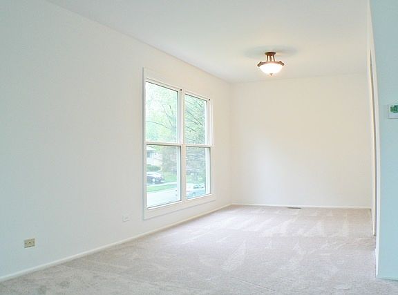 5th image of 1102 Westchester Dr