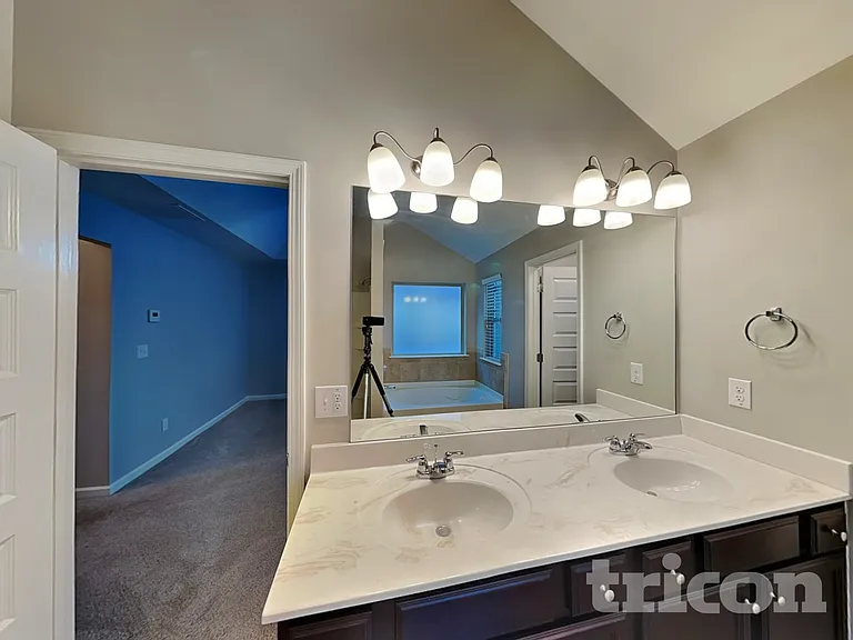 377 Lossie Ln — Photo 6