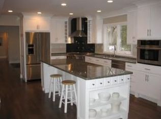 3517 W Le Grande Blvd, Mequon, WI 53092