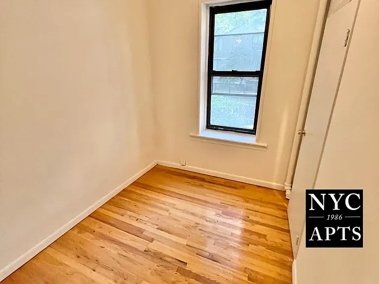 316 E 49th St #2B — Photo 5