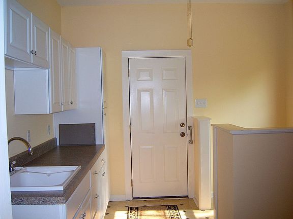 Laundry/Doggie Quarters