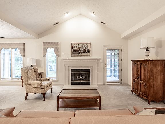 5th image of 9522 Cadbury Cir