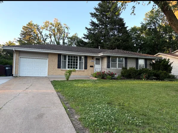 9428 Meadow Dr, Omaha, NE 68114