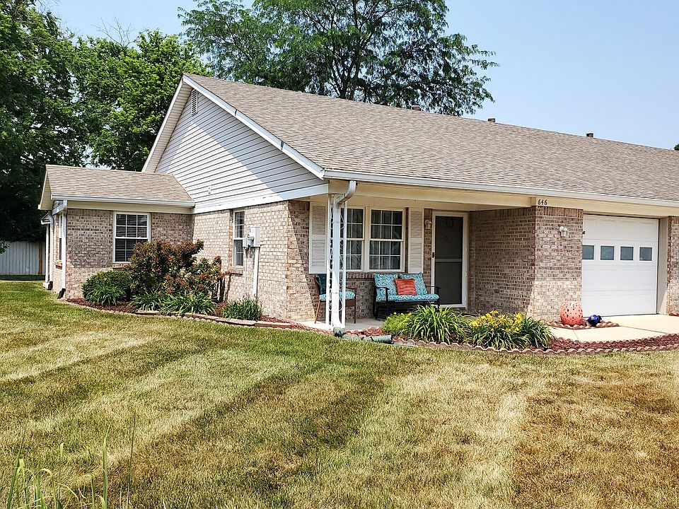 1st image of 646 Cresthaven Dr