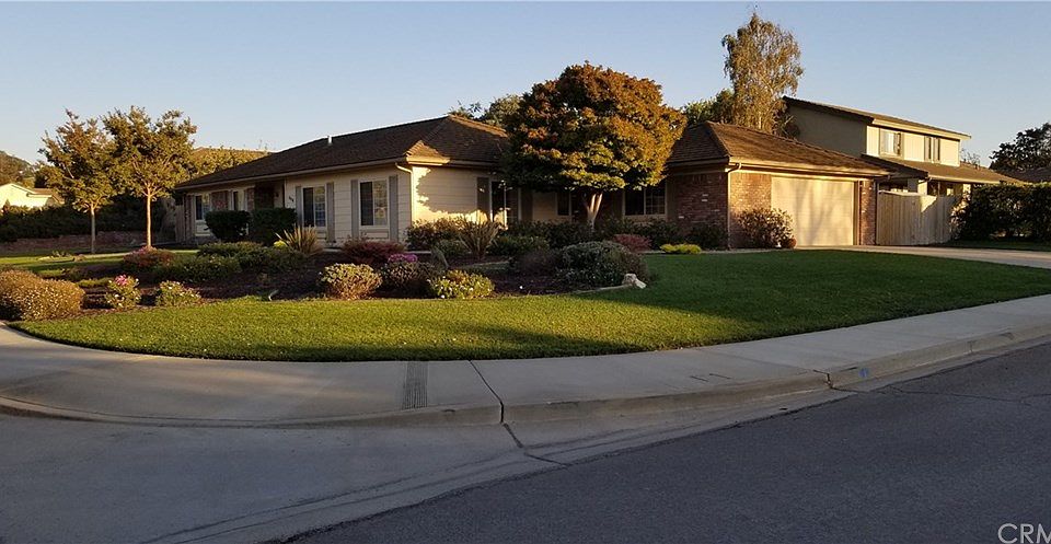 1st image of 446 Clubhouse Dr