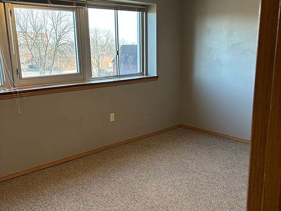 4th image of 109 E Luverne St APT 330
