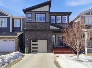 812 176th St SW, Edmonton, AB T6W 2X3