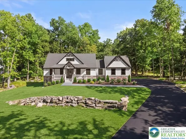 13 Seneca Rd, Penn Forest Township, PA 18210