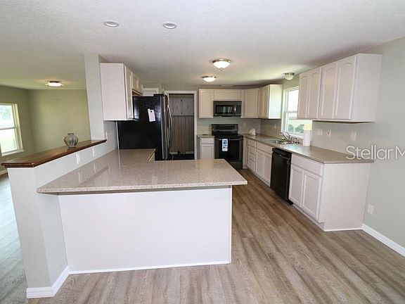 3rd image of 3102 SE 32nd Ct