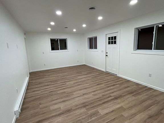 2nd image of 879 S Fairview Rd