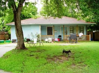 702 Briarwood Dr, Baytown, TX 77520