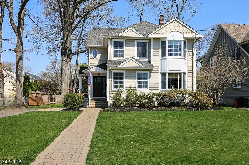 1311 Pine Grove Ave photo 1