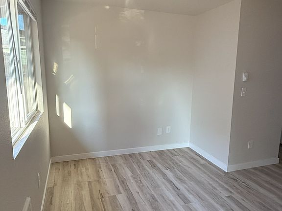 5th image of 1413 N Oakes St APT B