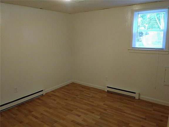 5th image of 53 Saint Germaine Ct