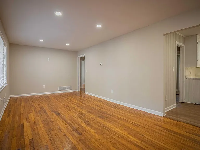 230 Habersham Dr — Photo 11