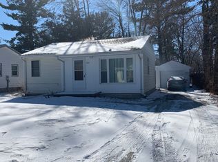 611 Harvard St, Oconomowoc, WI 53066