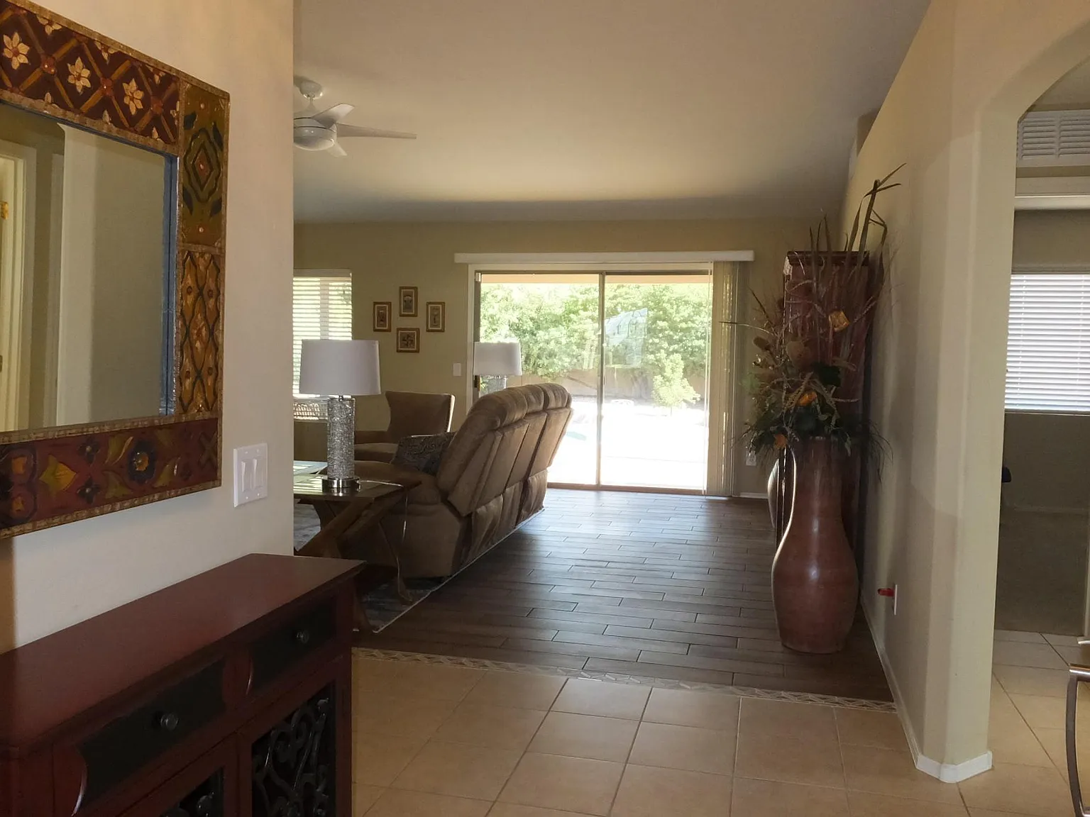2 bed, 1940 sqft, $4,000 — Photo 3