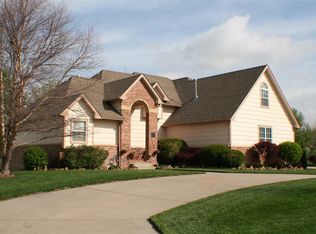 416 E Country Hills Dr, Augusta, KS 67010