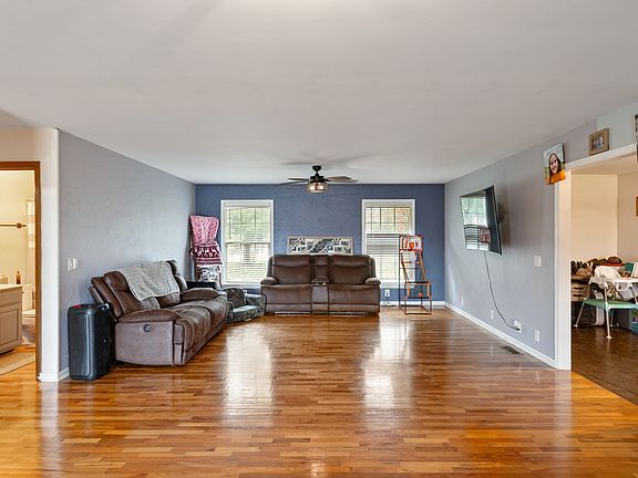 5th image of 111 Patton Ln