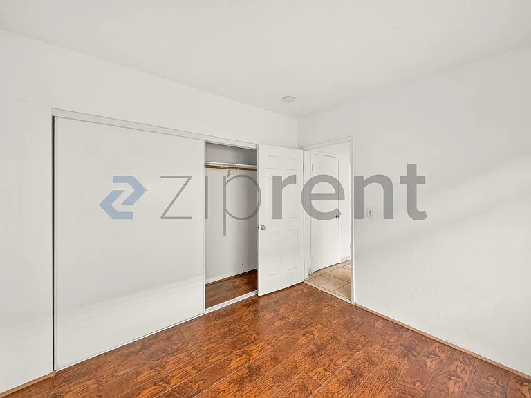 1115 252nd St #6 — Photo 10
