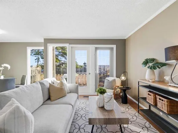 99 W Grier Pl NE #6, Calgary, AB T2K 5Y5