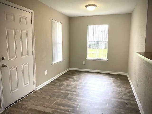 2 bedroom dining area