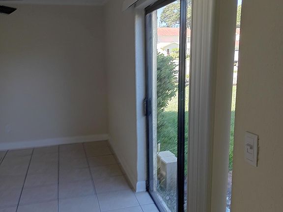 2nd image of 239 Oak Tree Cir #4cf25dbee