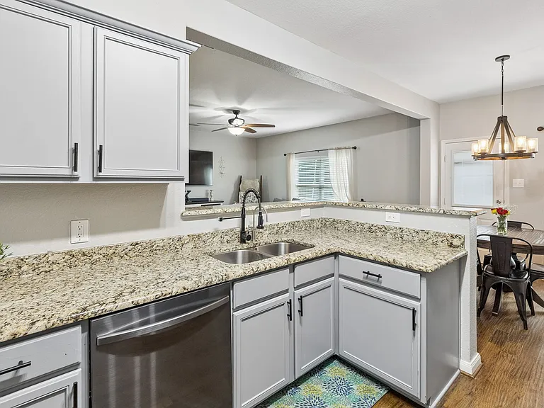 341 Magnolia Dr — Photo 11