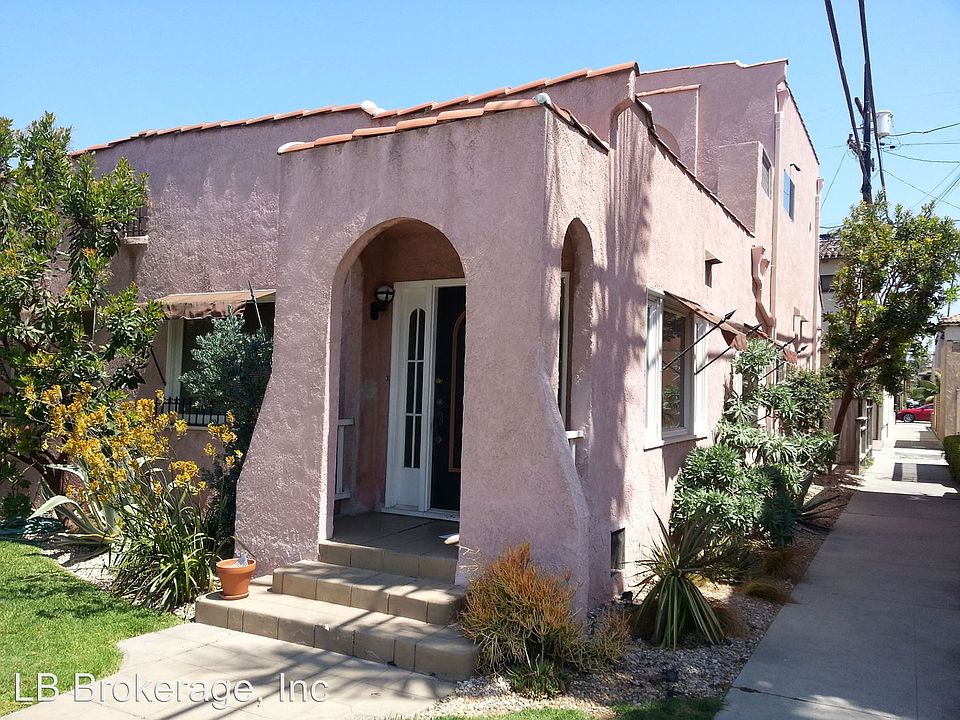 1st image of 226 Covina Ave