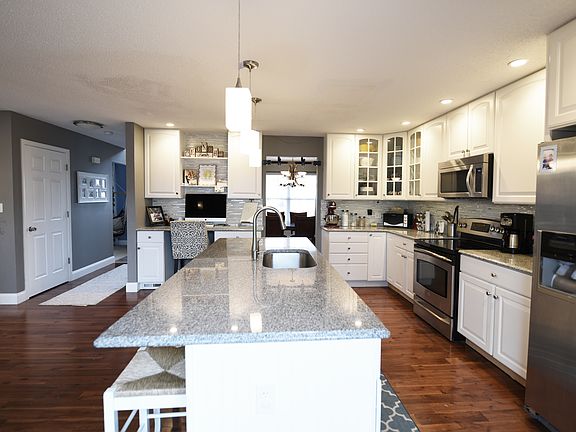 3rd image of 1234 Illini Dr