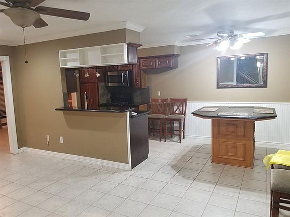 3rd image of 3410 Camellia Ave