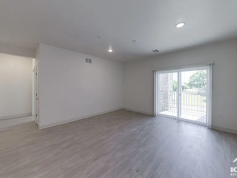 Liberty Gardens Apartments — Photo 14