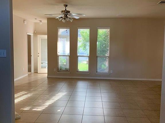 4th image of 1605 Sul Ross Dr