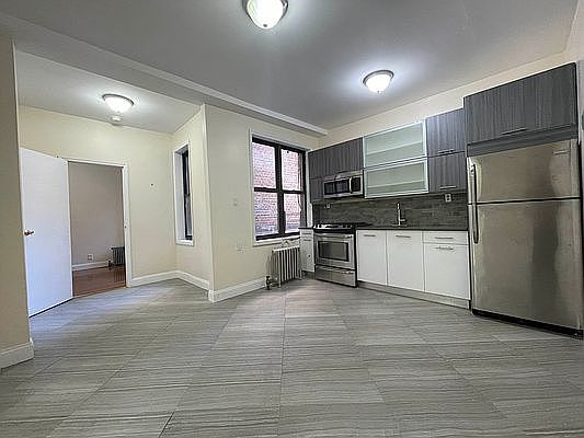 4th image of 666 W 162nd St APT 2C