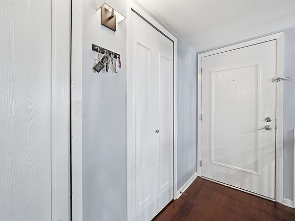 5th image of 2204 Wharf Dr APT 2306