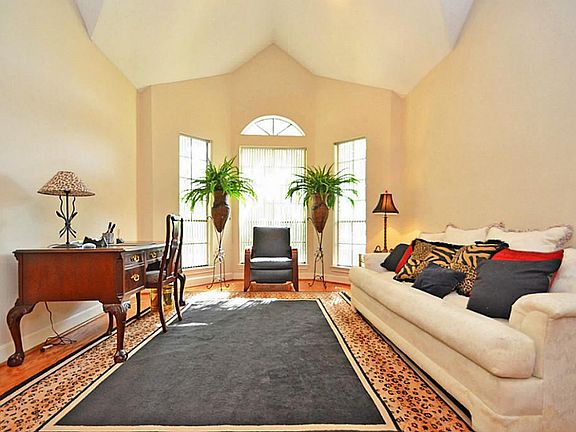 4th image of 3446 Mimosa Way