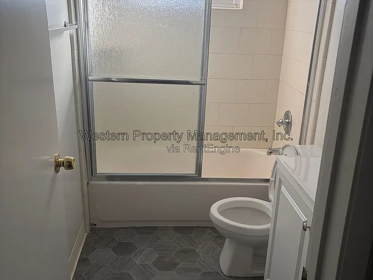 1910 46th Ave #19 — Photo 10