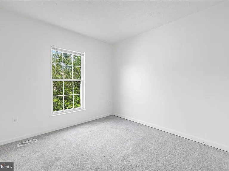 11304 Southlakes Dr — Photo 21