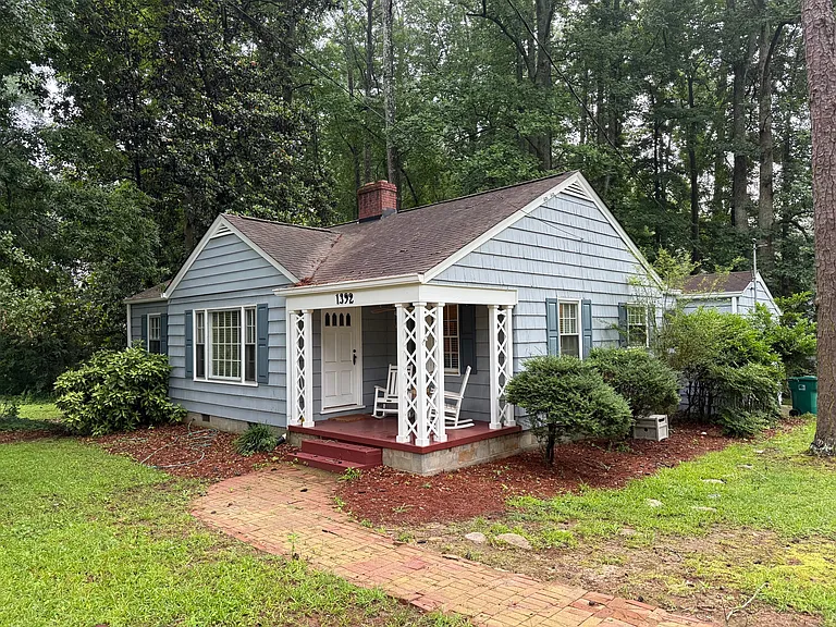 1392 Collier Dr SE — Photo 2