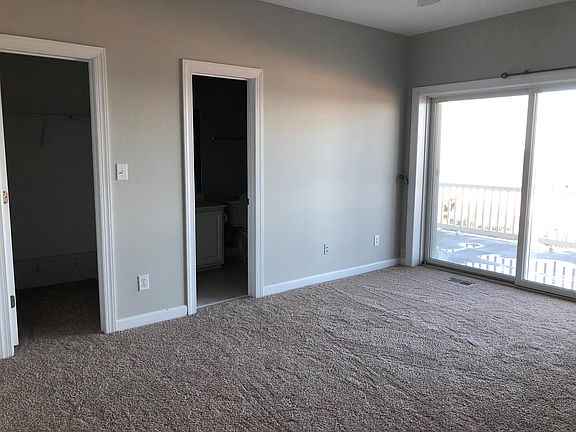 5th image of 958 W Ocean View Ave #B