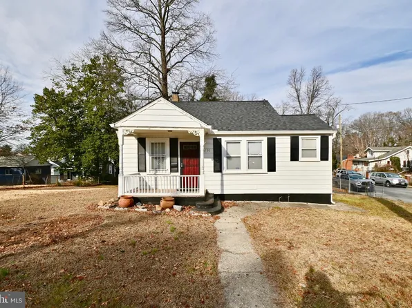 6130 Drylog St, Capitol Heights, MD 20743