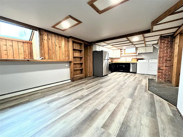 524 S 5th St E #B — Photo 6