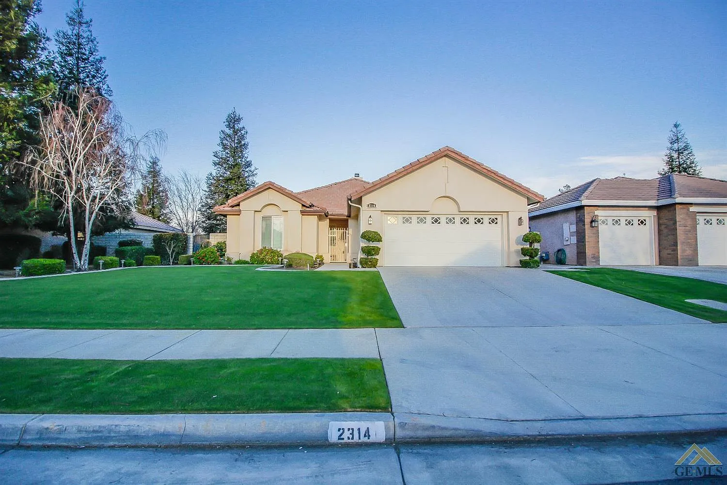 2314 Snowdrop Dr photo 1