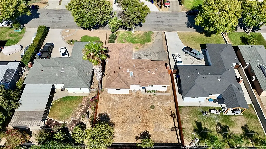 3 bed, 1.5 bath, 1134 sqft, $3,500 — Photo 3