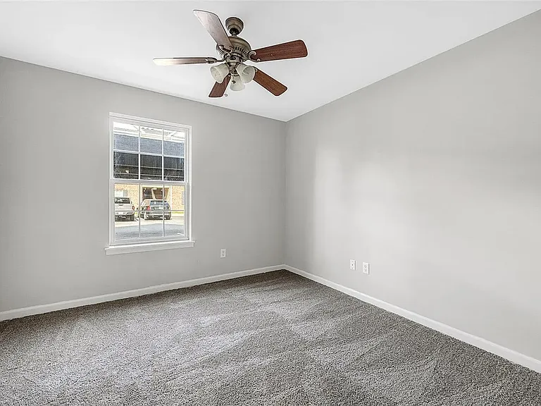 111 Saravalle Dr — Photo 18