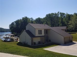 5201 S Poplar Dr, Columbus, IN 47201