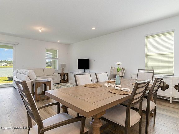 3rd image of 699 Veridian Cir NW